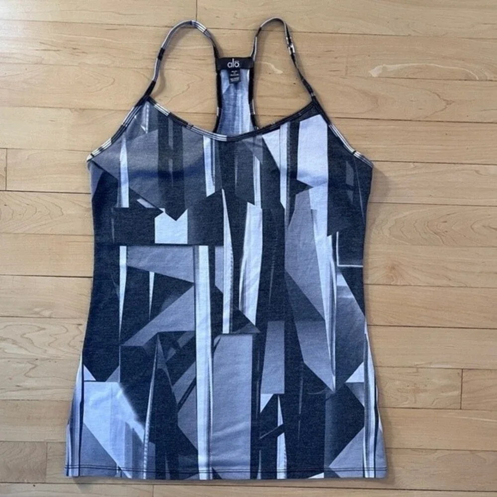 Alo Abstract Print Tank in Grey Black and White M